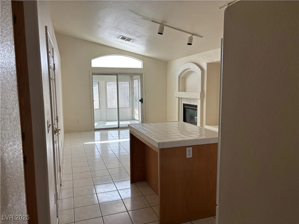 8419 Rochelle, Las Vegas, NV 89147