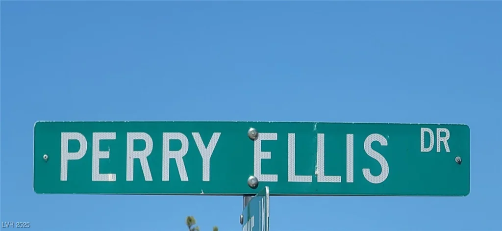 327 Perry Ellis, Henderson, NV 89014