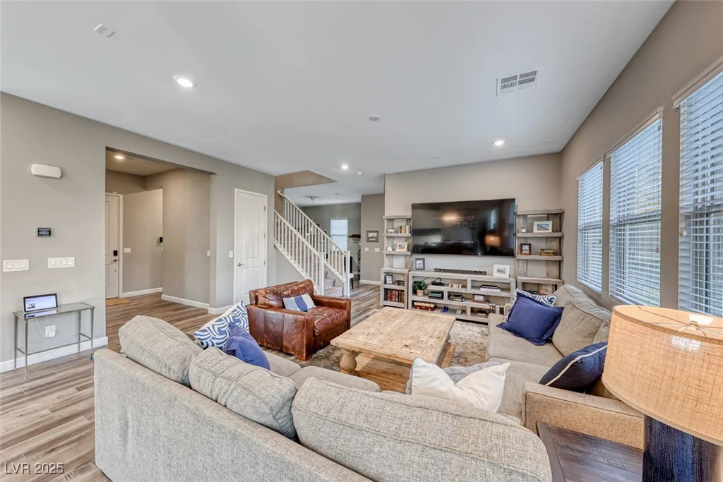 940 Riverlawn, Las Vegas, NV 89138