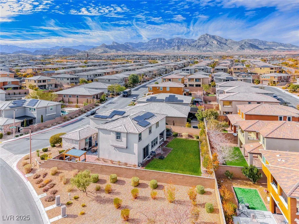 940 Riverlawn, Las Vegas, NV 89138