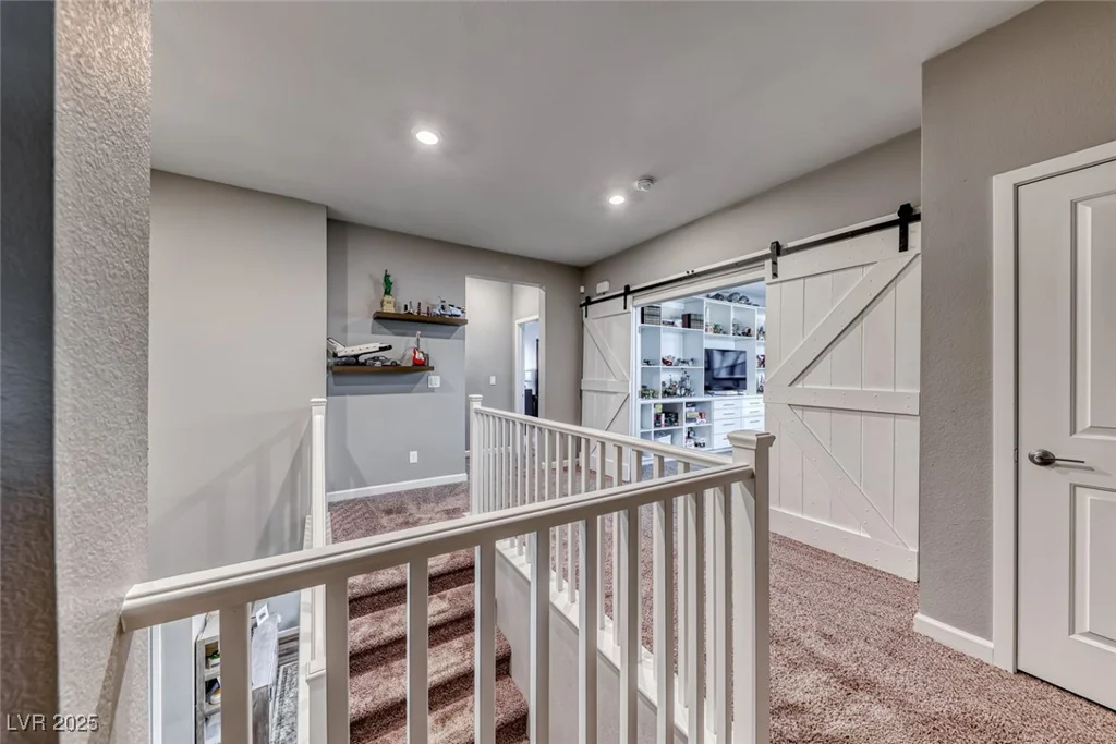 940 Riverlawn, Las Vegas, NV 89138