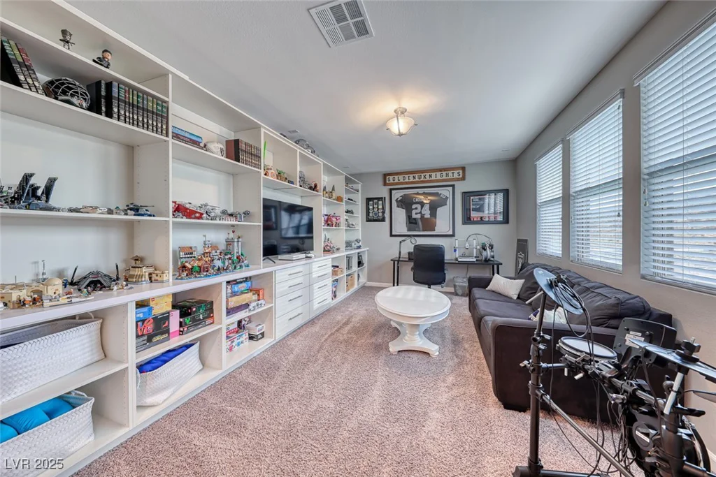 940 Riverlawn, Las Vegas, NV 89138