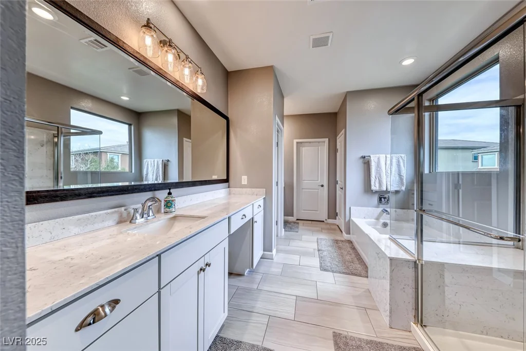 940 Riverlawn, Las Vegas, NV 89138