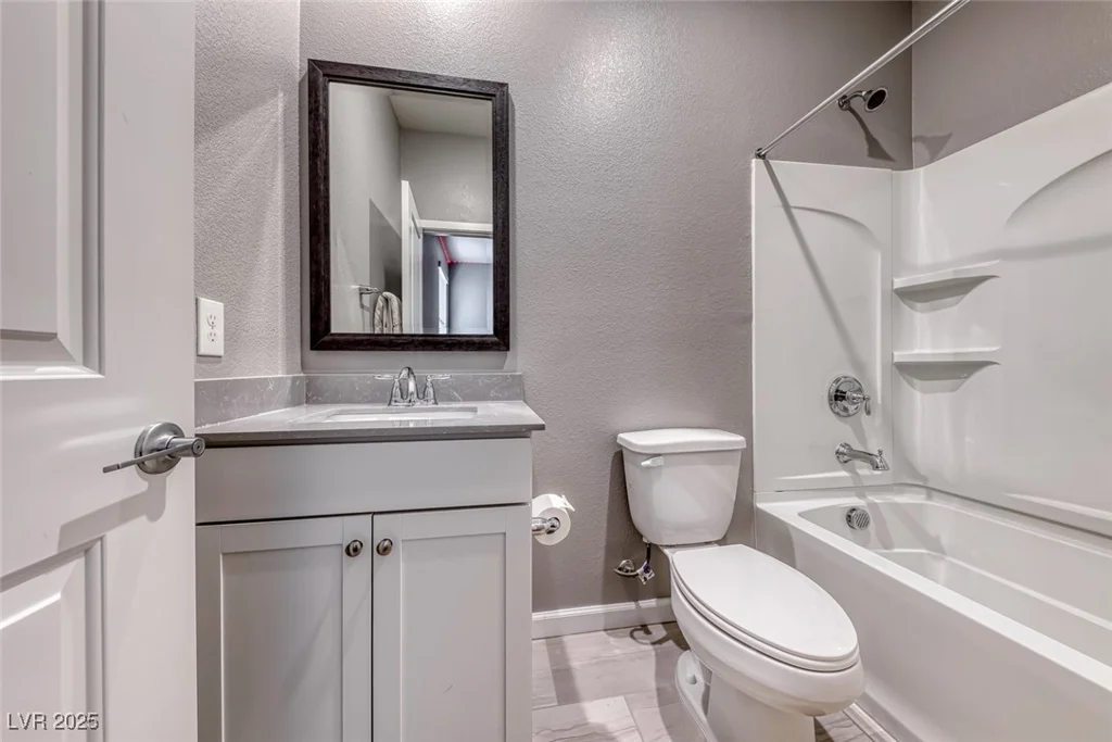 940 Riverlawn, Las Vegas, NV 89138