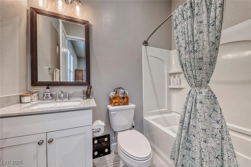 940 Riverlawn, Las Vegas, NV 89138