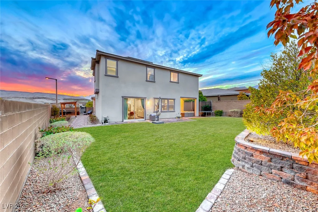 940 Riverlawn, Las Vegas, NV 89138