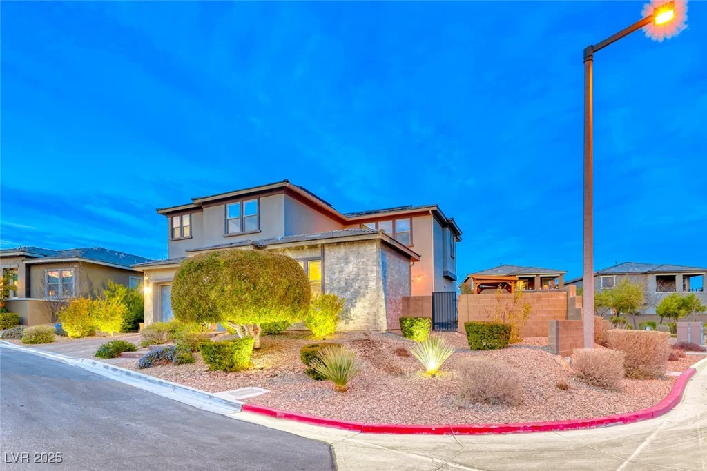 940 Riverlawn, Las Vegas, NV 89138