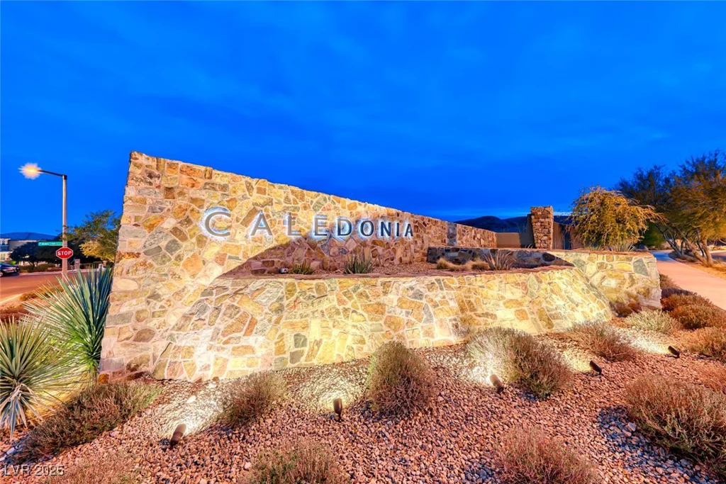 940 Riverlawn, Las Vegas, NV 89138