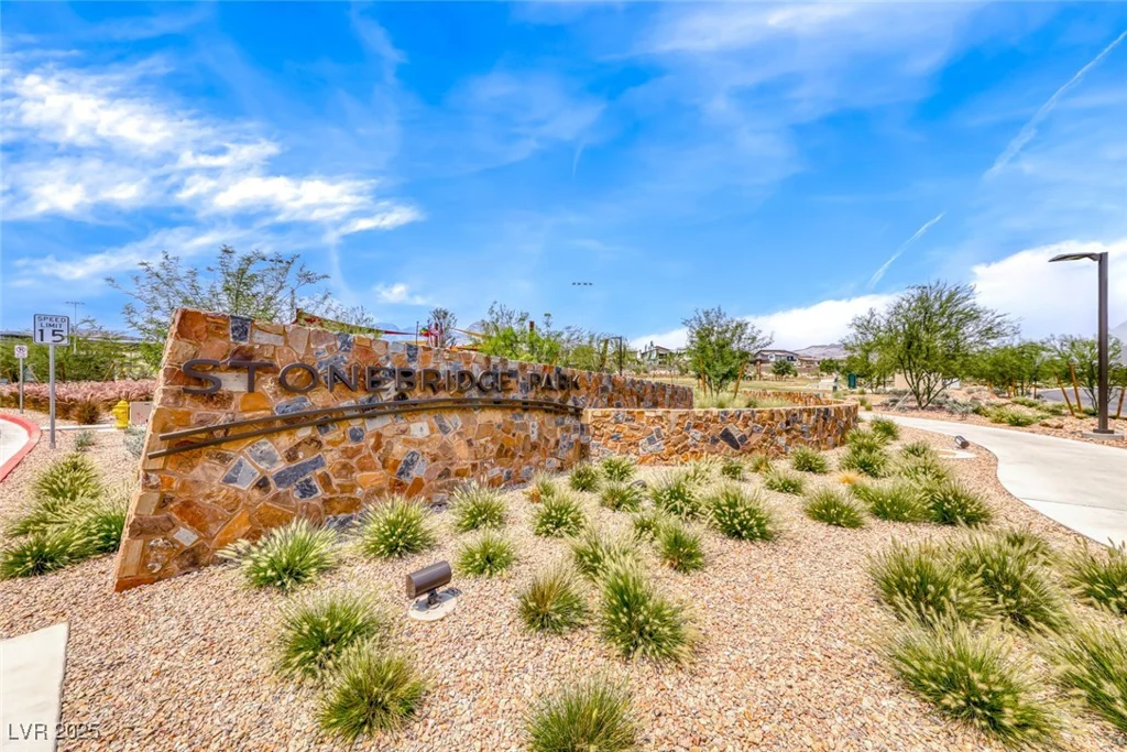 940 Riverlawn, Las Vegas, NV 89138