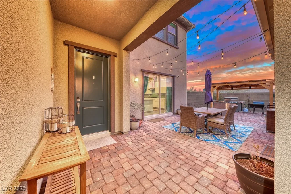 940 Riverlawn, Las Vegas, NV 89138