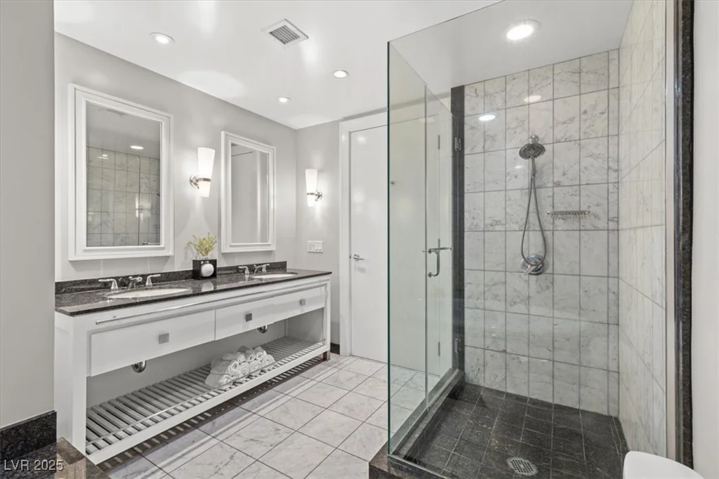 2700 Las Vegas, Las Vegas, NV 89109