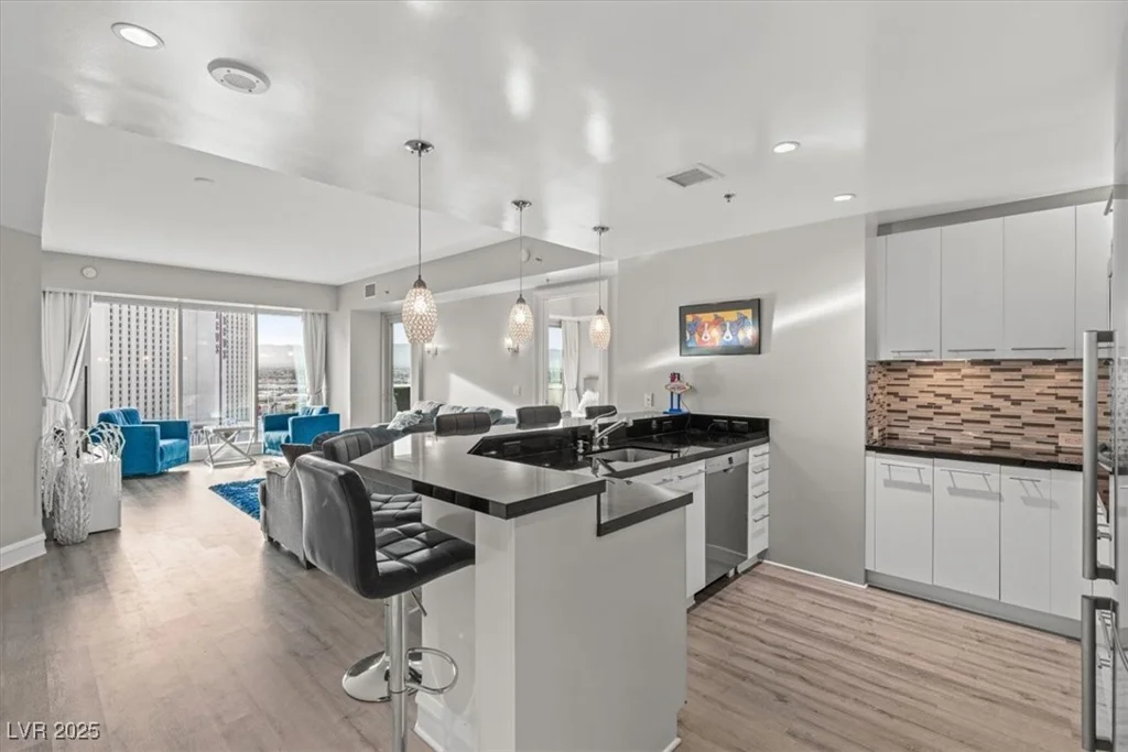 2700 Las Vegas, Las Vegas, NV 89109