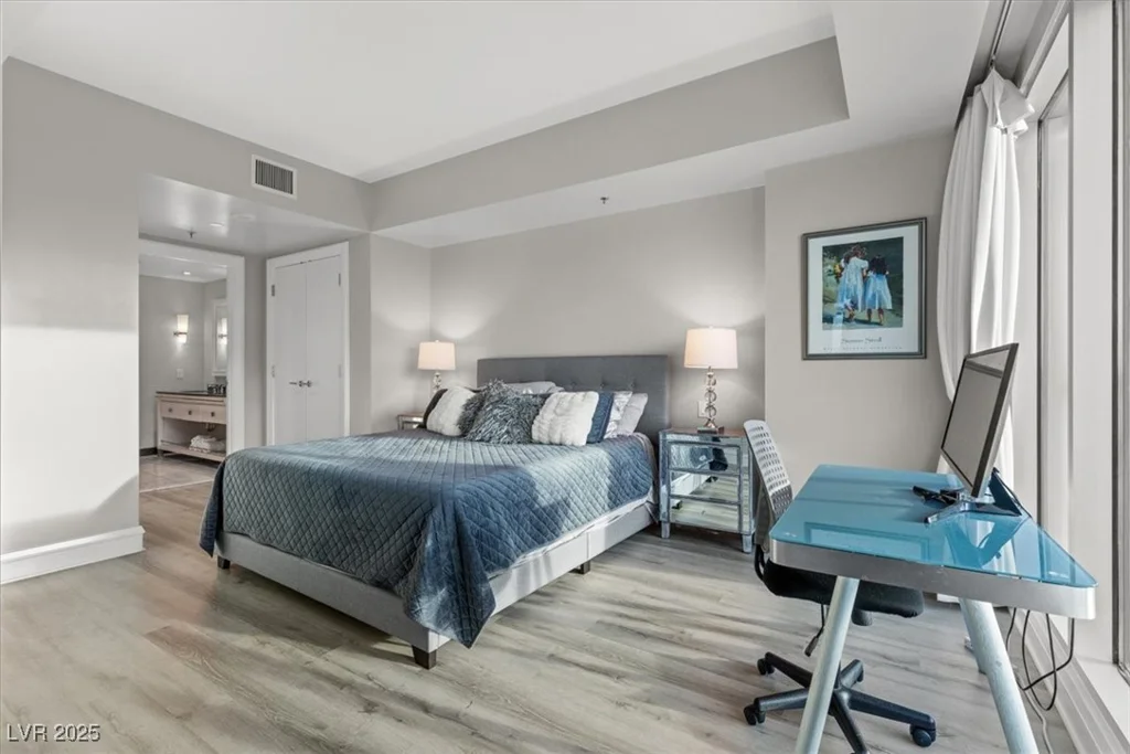 2700 Las Vegas, Las Vegas, NV 89109