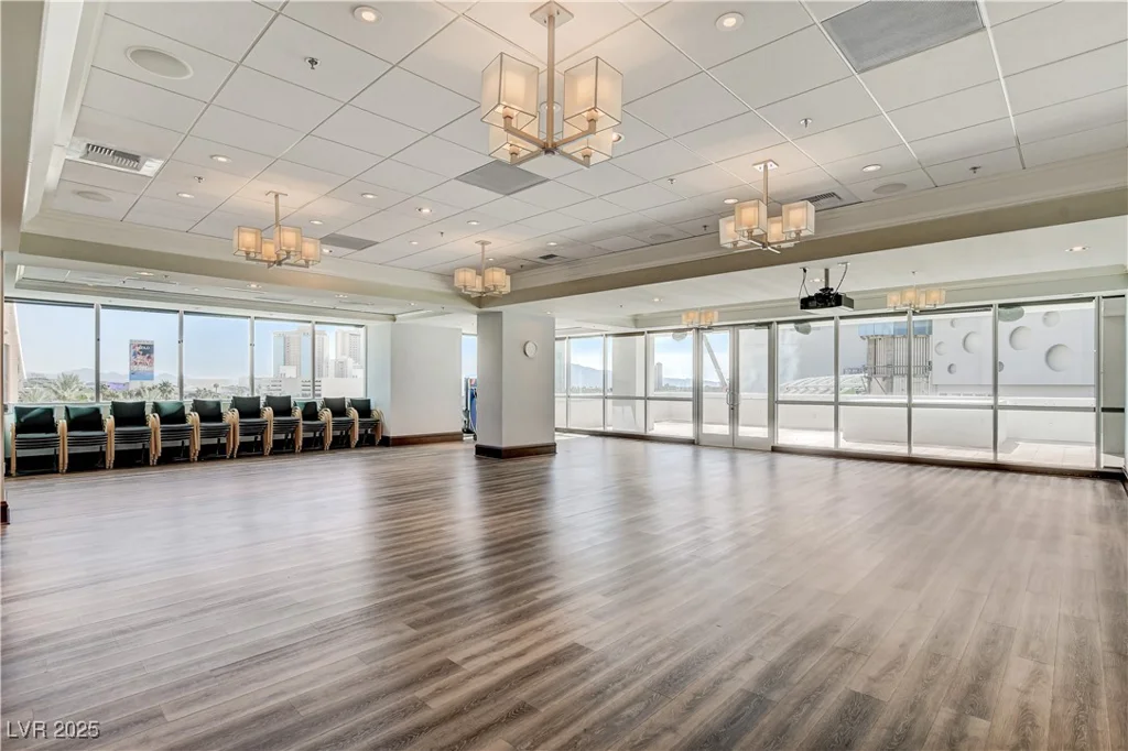 2700 Las Vegas, Las Vegas, NV 89109