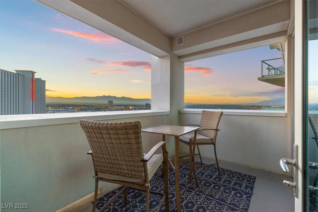 2700 Las Vegas, Las Vegas, NV 89109