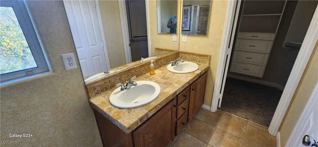 8724 Big Sagebrush, Las Vegas, NV 89117