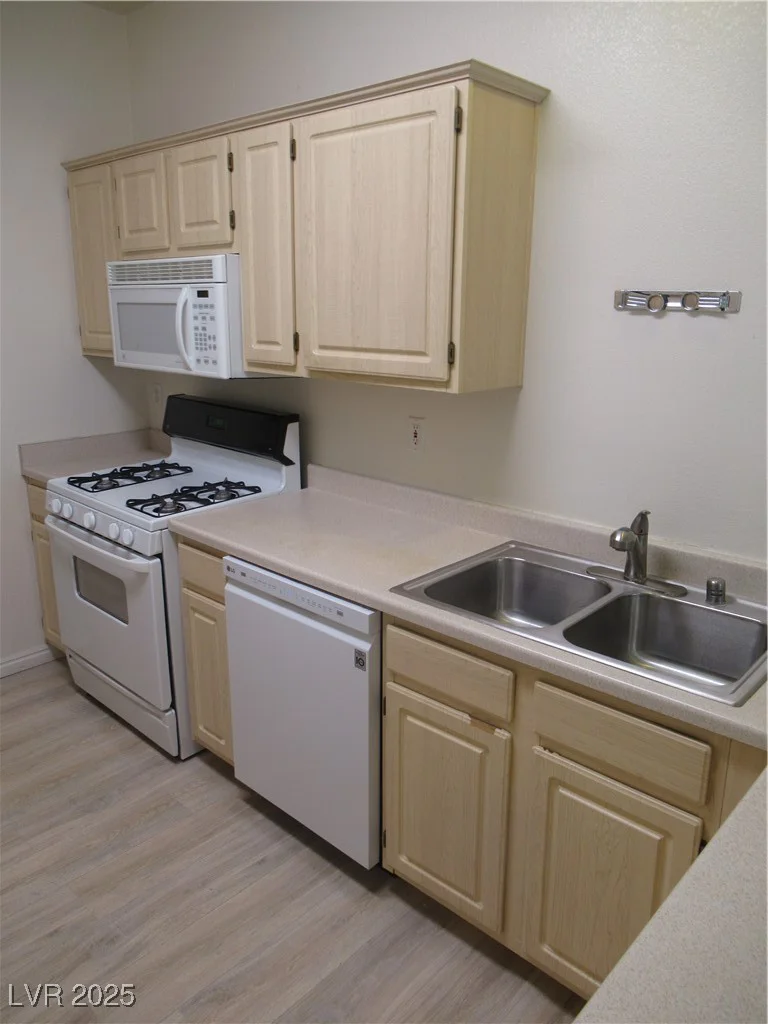 1607 Colloquium, Henderson, NV 89014