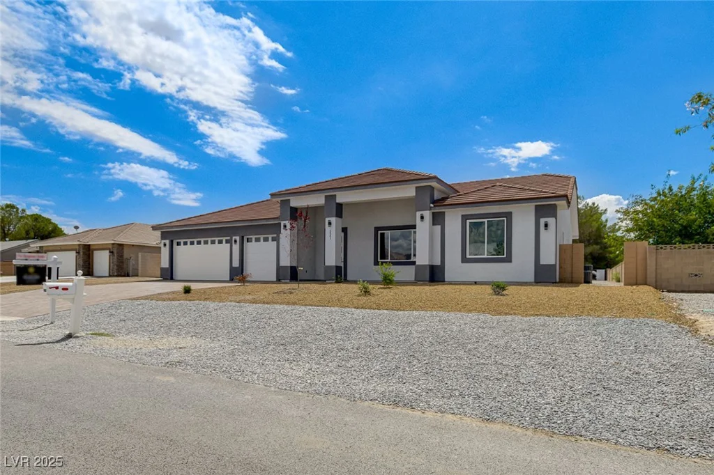 5601 Mary Lou, Pahrump, NV 89061