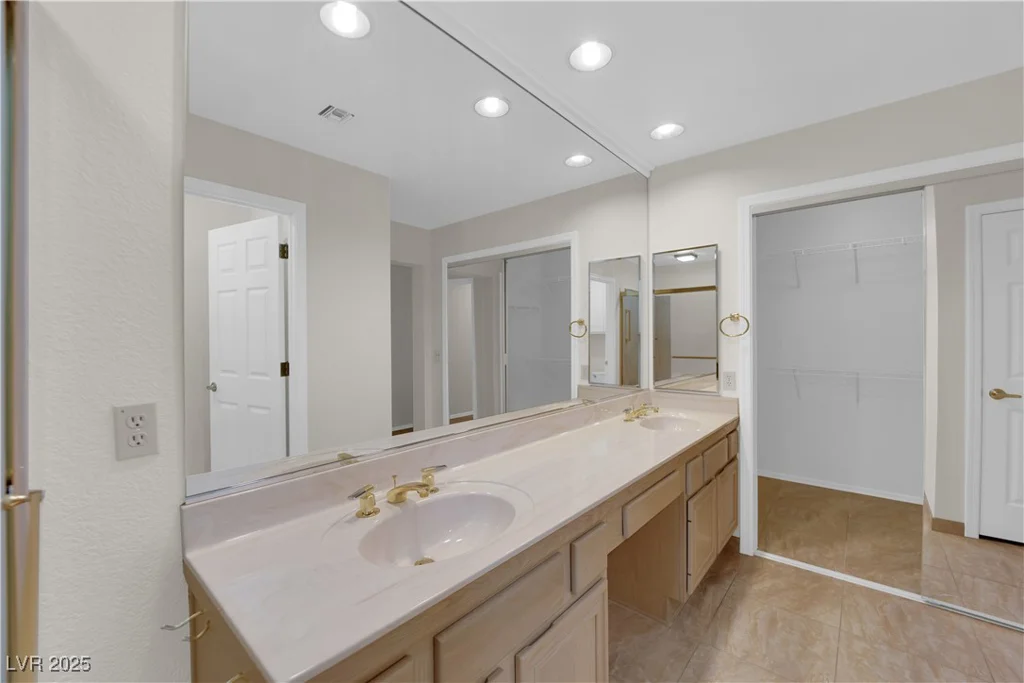 9013 Litchfield, Las Vegas, NV 89134