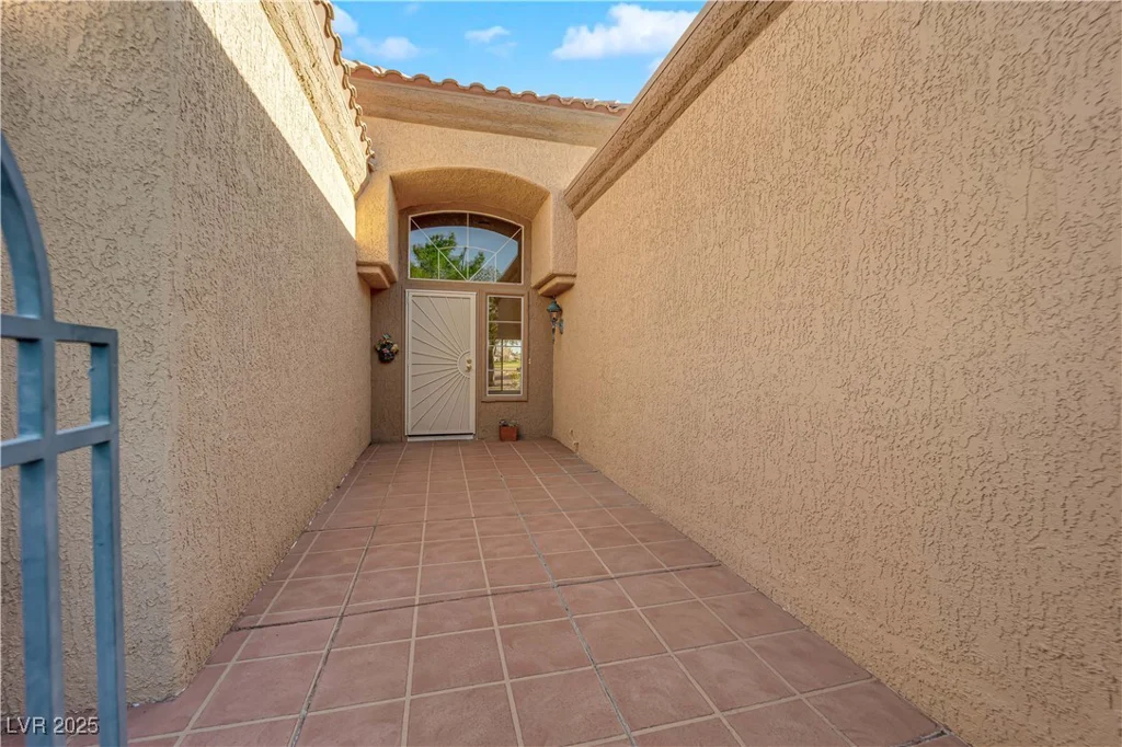 9013 Litchfield, Las Vegas, NV 89134