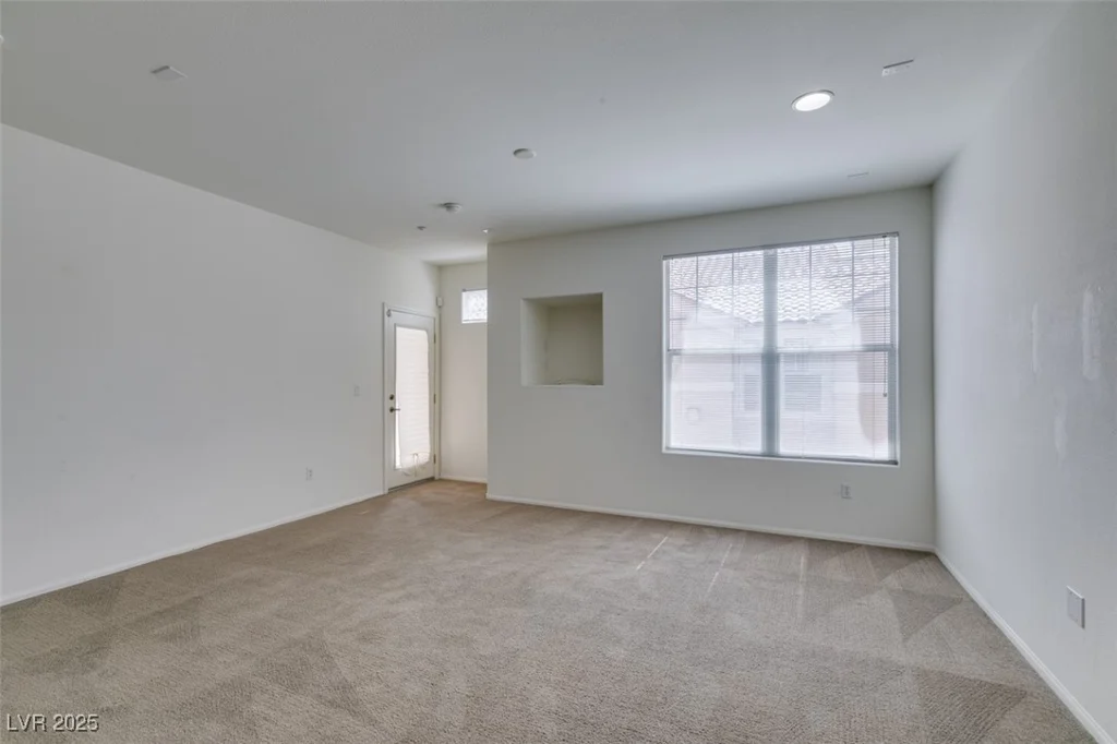 5855 Valley, North Las Vegas, NV 89031