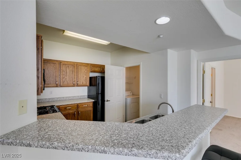 5855 Valley, North Las Vegas, NV 89031