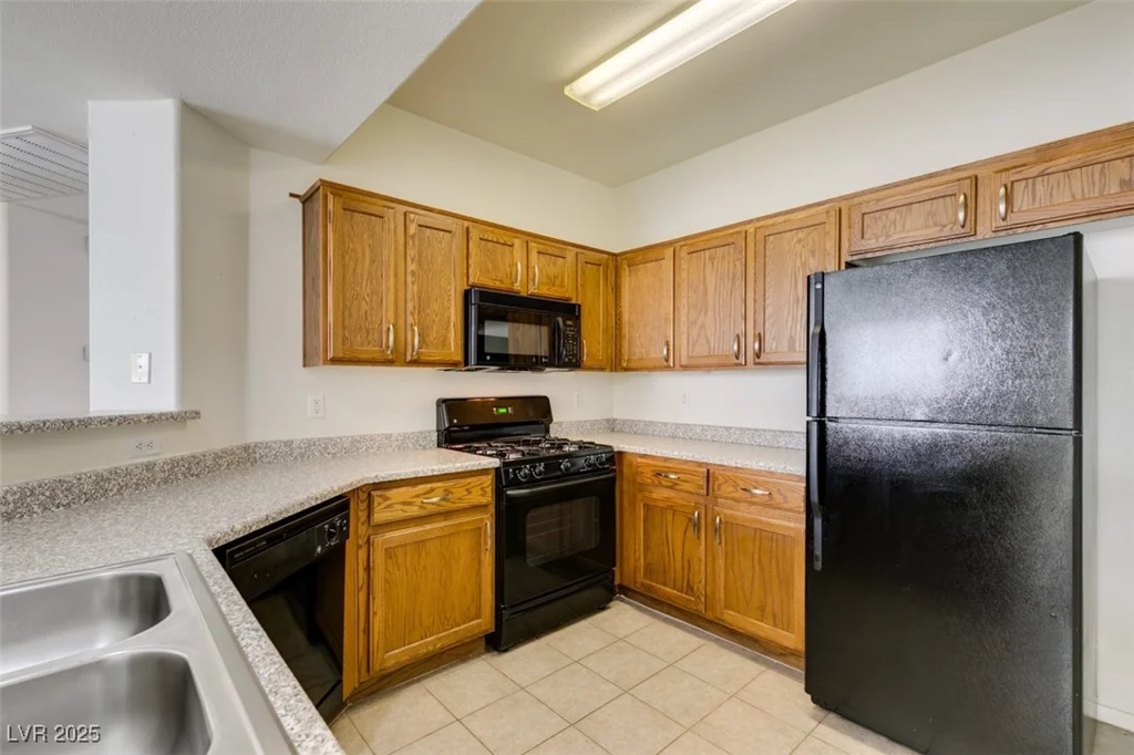 5855 Valley, North Las Vegas, NV 89031
