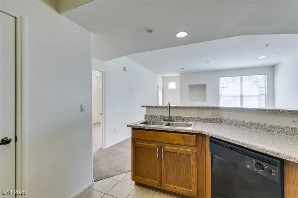 5855 Valley, North Las Vegas, NV 89031