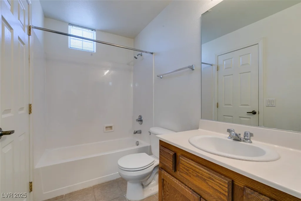 5855 Valley, North Las Vegas, NV 89031