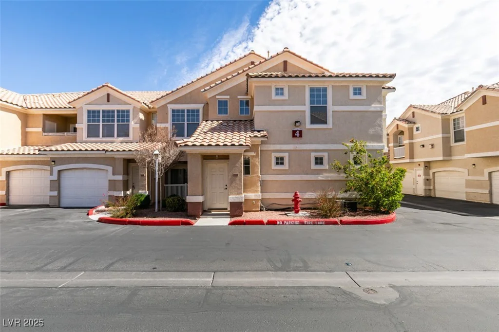 5855 Valley, North Las Vegas, NV 89031