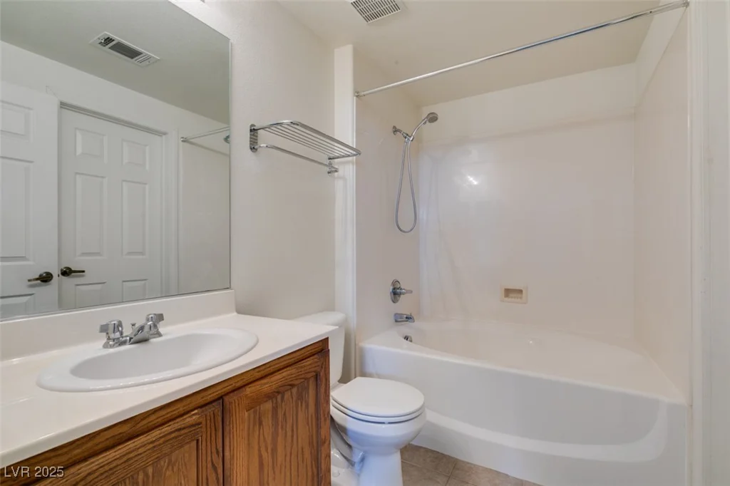 5855 Valley, North Las Vegas, NV 89031