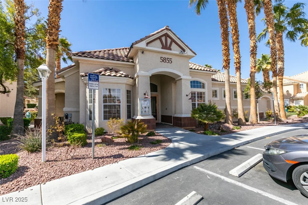 5855 Valley, North Las Vegas, NV 89031