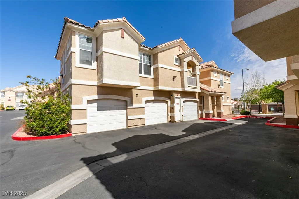 5855 Valley, North Las Vegas, NV 89031
