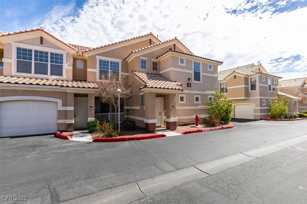 5855 Valley, North Las Vegas, NV 89031