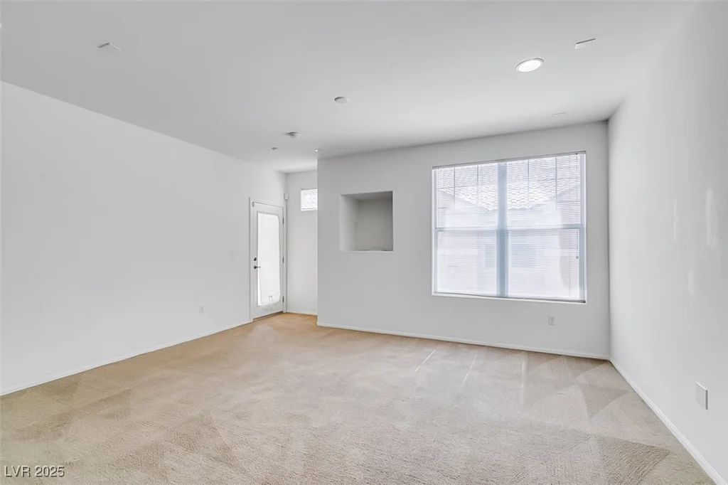 5855 Valley, North Las Vegas, NV 89031
