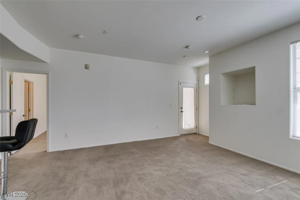 5855 Valley, North Las Vegas, NV 89031