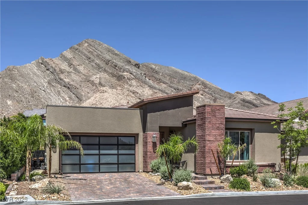 11185 Black Fire Opal, Las Vegas, NV 89138