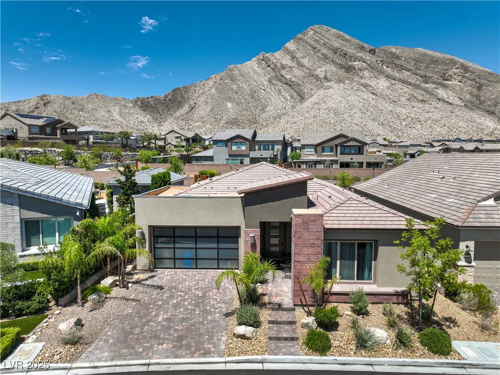 11185 Black Fire Opal, Las Vegas, NV 89138