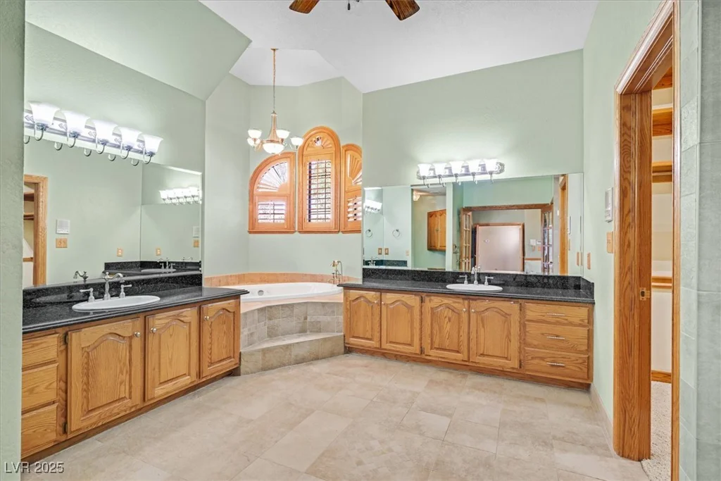 3111 Coachlight, Las Vegas, NV 89117