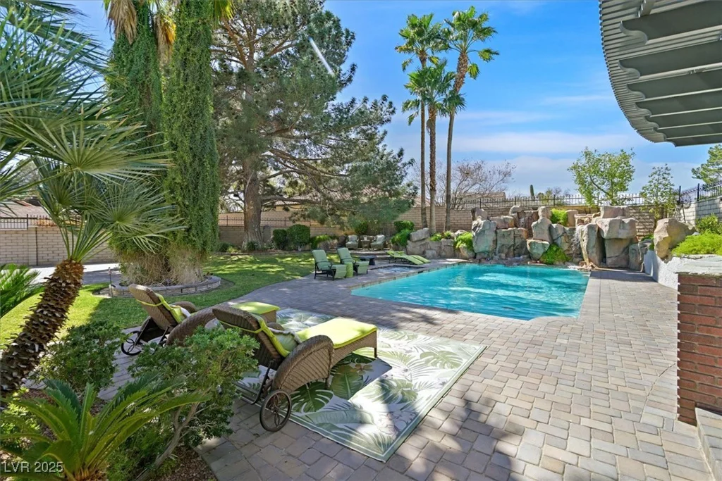 3111 Coachlight, Las Vegas, NV 89117