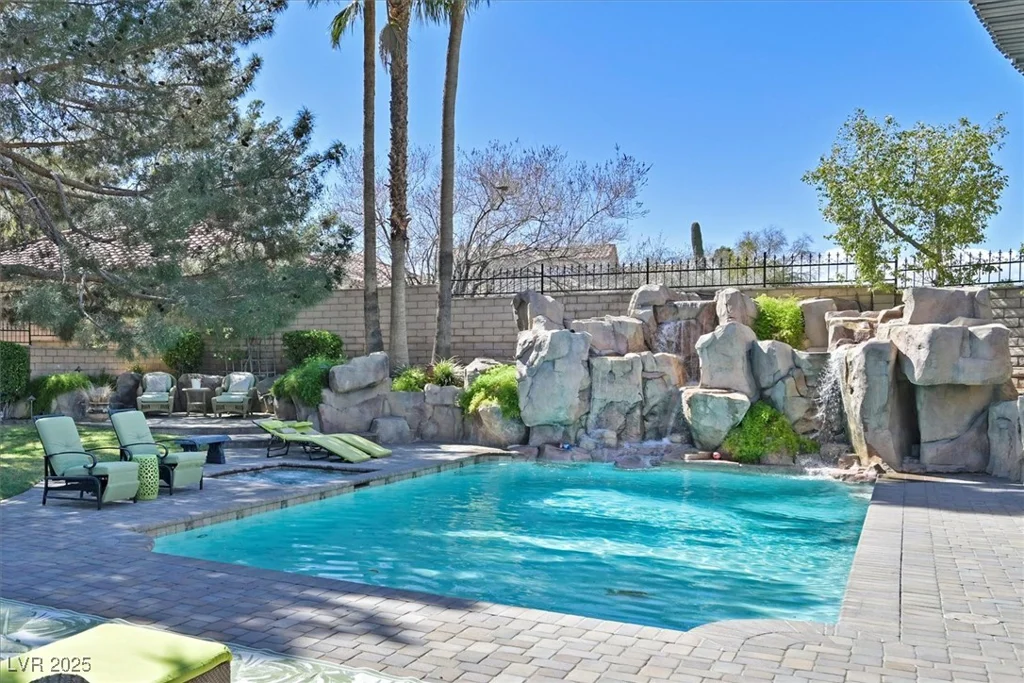 3111 Coachlight, Las Vegas, NV 89117