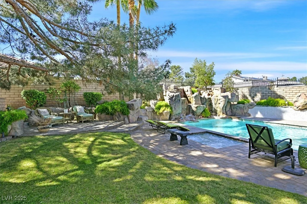 3111 Coachlight, Las Vegas, NV 89117