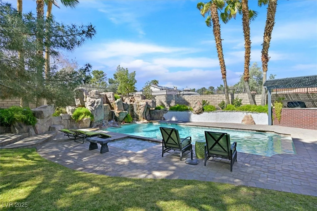 3111 Coachlight, Las Vegas, NV 89117