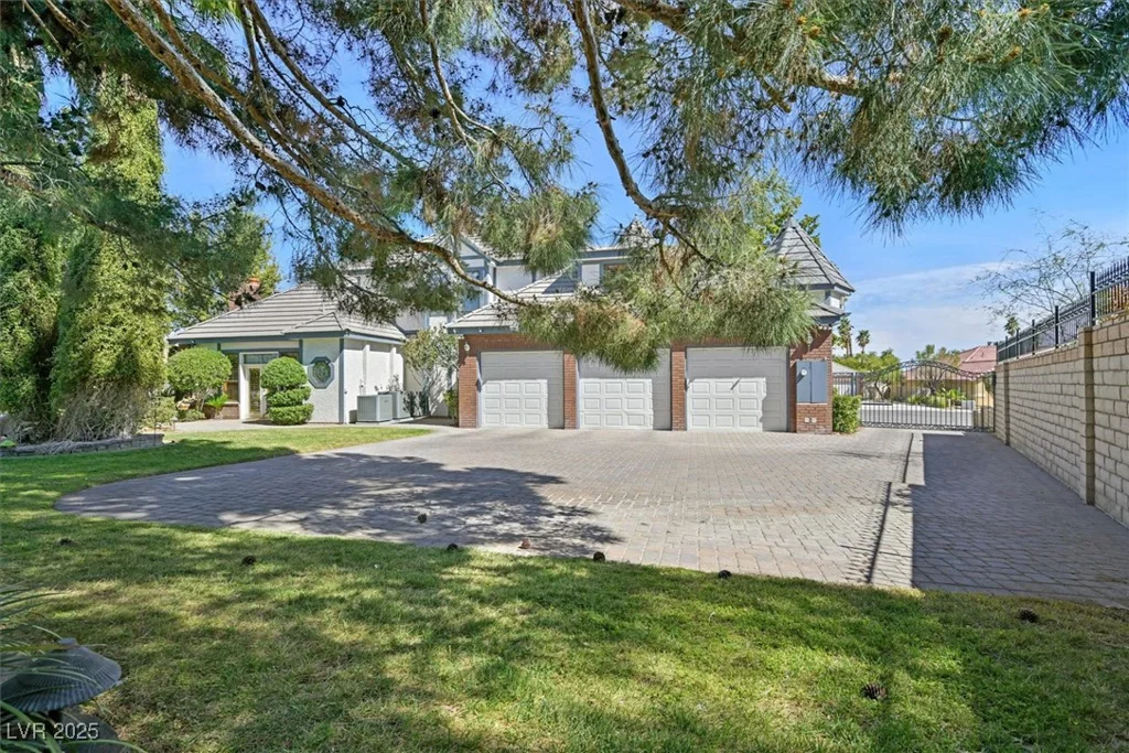 3111 Coachlight, Las Vegas, NV 89117