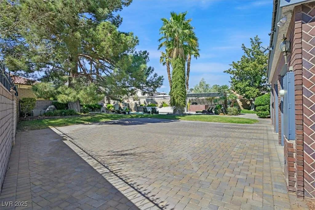 3111 Coachlight, Las Vegas, NV 89117
