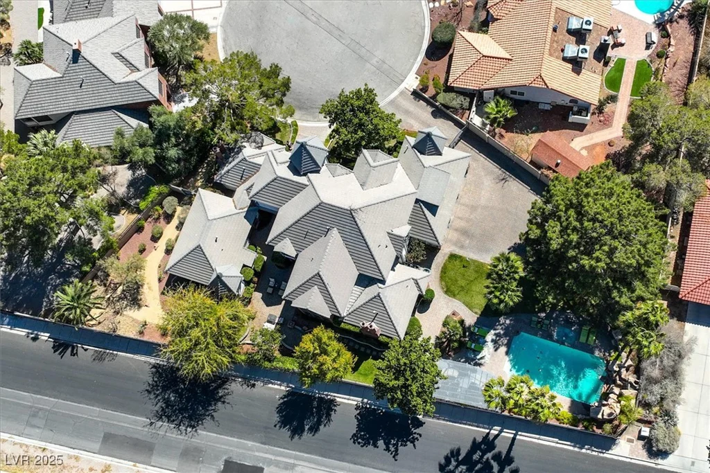 3111 Coachlight, Las Vegas, NV 89117