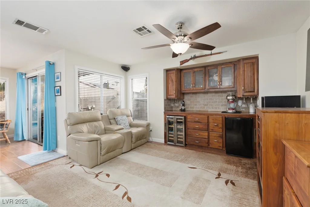 7317 Bosky Springs, Las Vegas, NV 89131