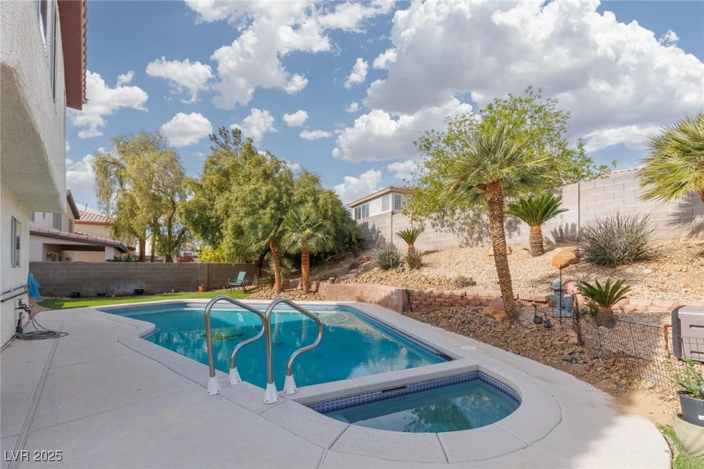 7317 Bosky Springs, Las Vegas, NV 89131