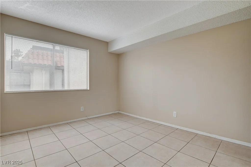 1405 VEGAS VALLEY, Las Vegas, NV 89169