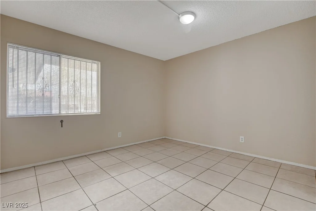 1405 VEGAS VALLEY, Las Vegas, NV 89169